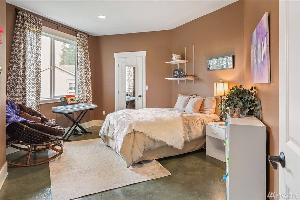 freshly painted bedroom with warm brown walls in Cranberry Township, PA